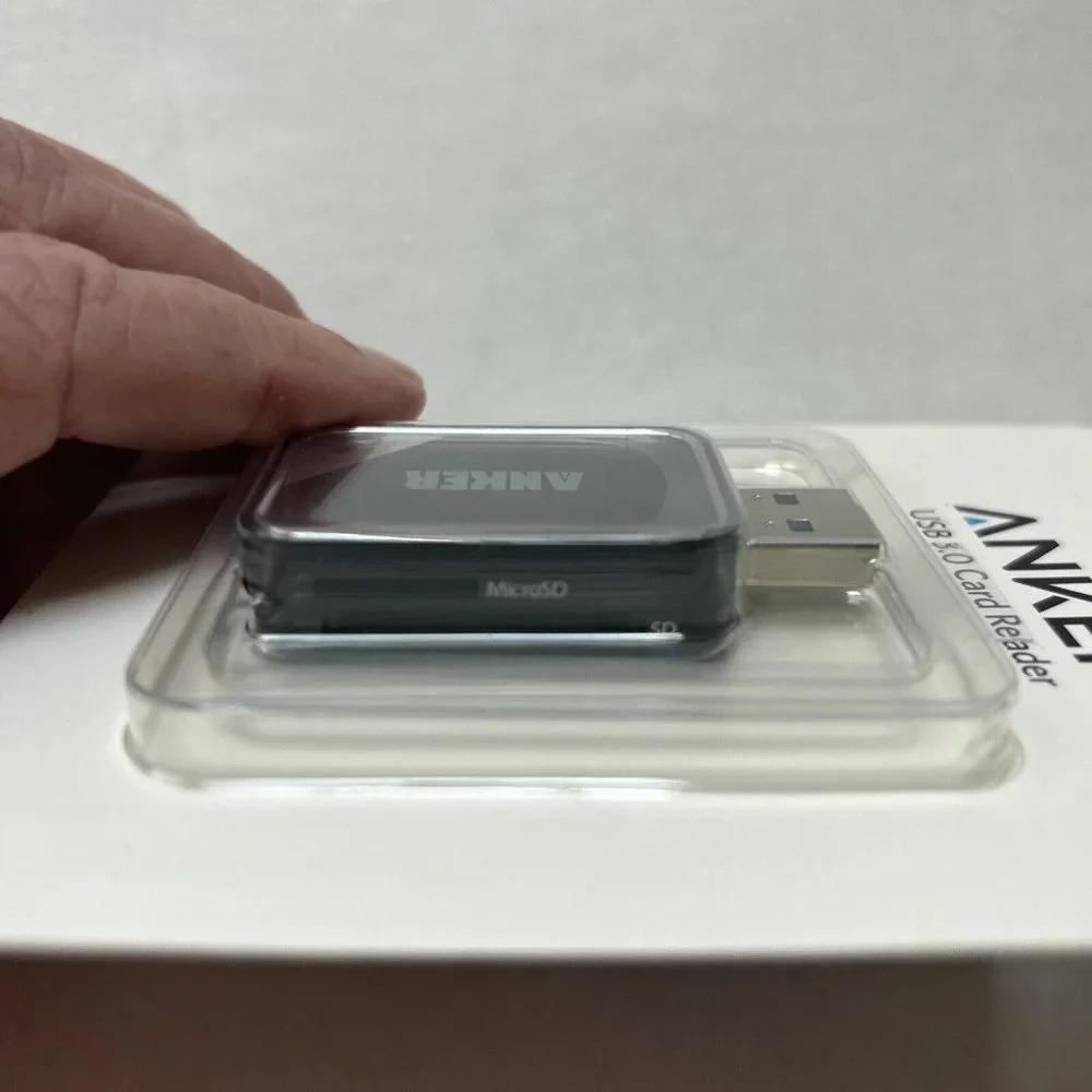 NEW Micro SD Anker USB 3.0 Memory Card Reader AR200 SDXC SDHC SD in BLACK-2 slot